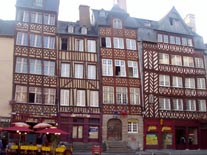 Breta&ntilde;a: Casas de madera en Rennes