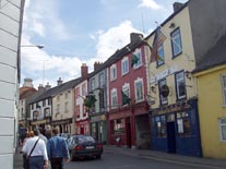 Calle con pubs