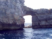 La Ventana Az�l con la Fungus rock al fondo